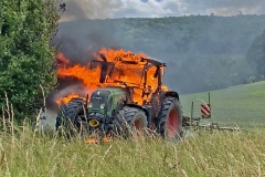 20230623 Traktorbrand in Nöstach/Hafnerberg NÖ Bezirk BADEN