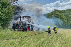20230623 Traktorbrand in Nöstach/Hafnerberg NÖ Bezirk BADEN