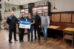 2026-03-17-Scheckuebergabe-Landgasthaus-Lindabrunn-2